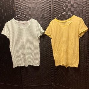 2 Gap Favorite Tees Size Large
